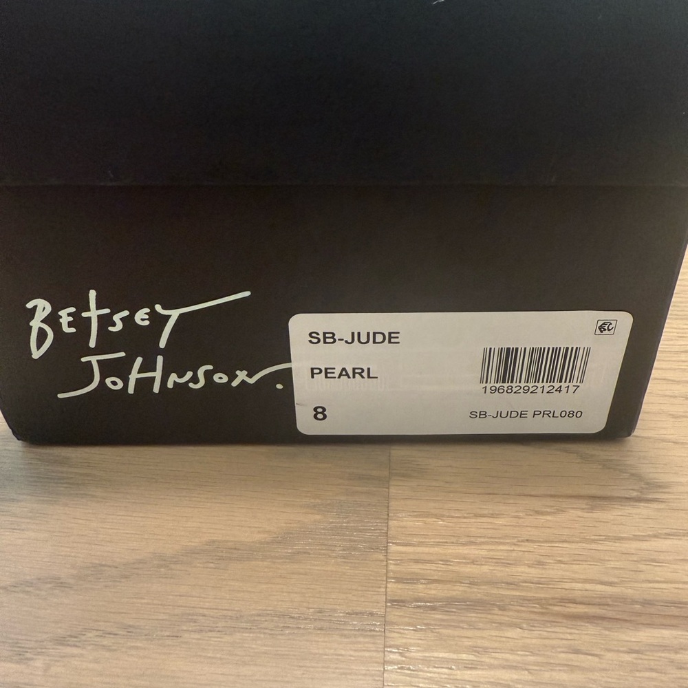 Betsey Johnson Crystal Pavé Pointed Toe Flat - Picture 9 of 9
